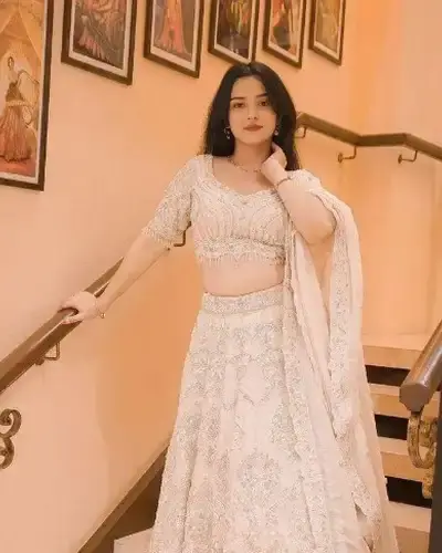 Escort Kundah